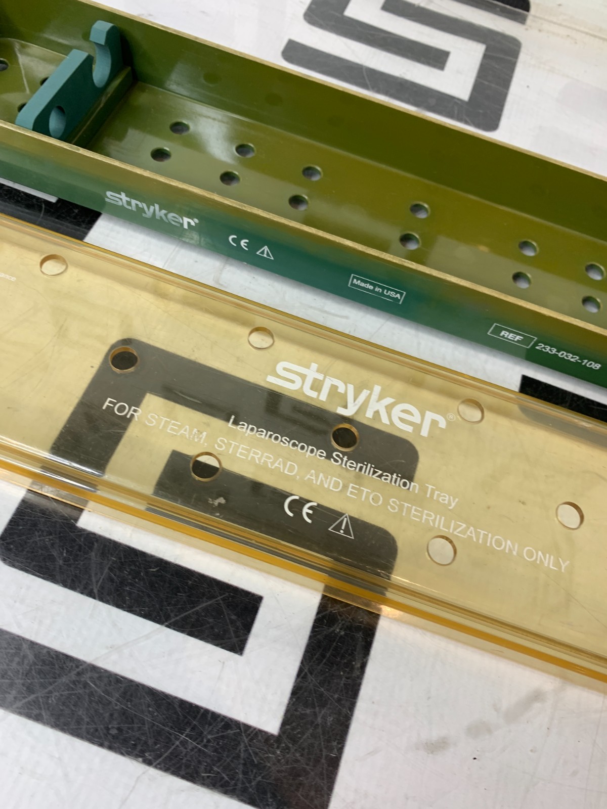 Used Stryker 233-032-108 Laparoscope Sterilization Tray 0233032108 17.5" CRACKED