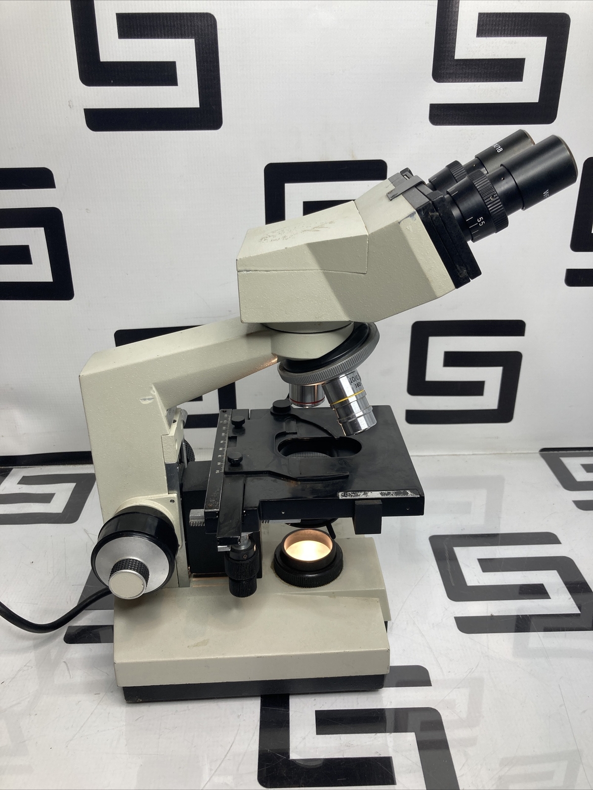 Used Wesco BIO VU 2300 Microscope 3 Objectives Binocular