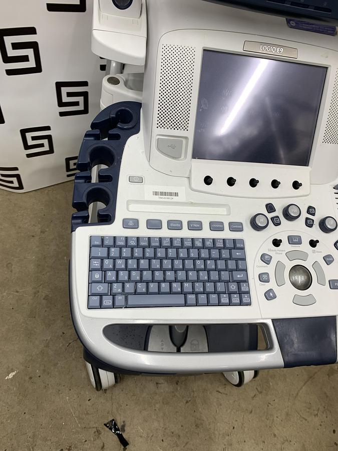 Parts/Repair GE LOGIQ E9 ULTRASOUND SYSTEM CONSOLE 5205000-3 Machine PARTS