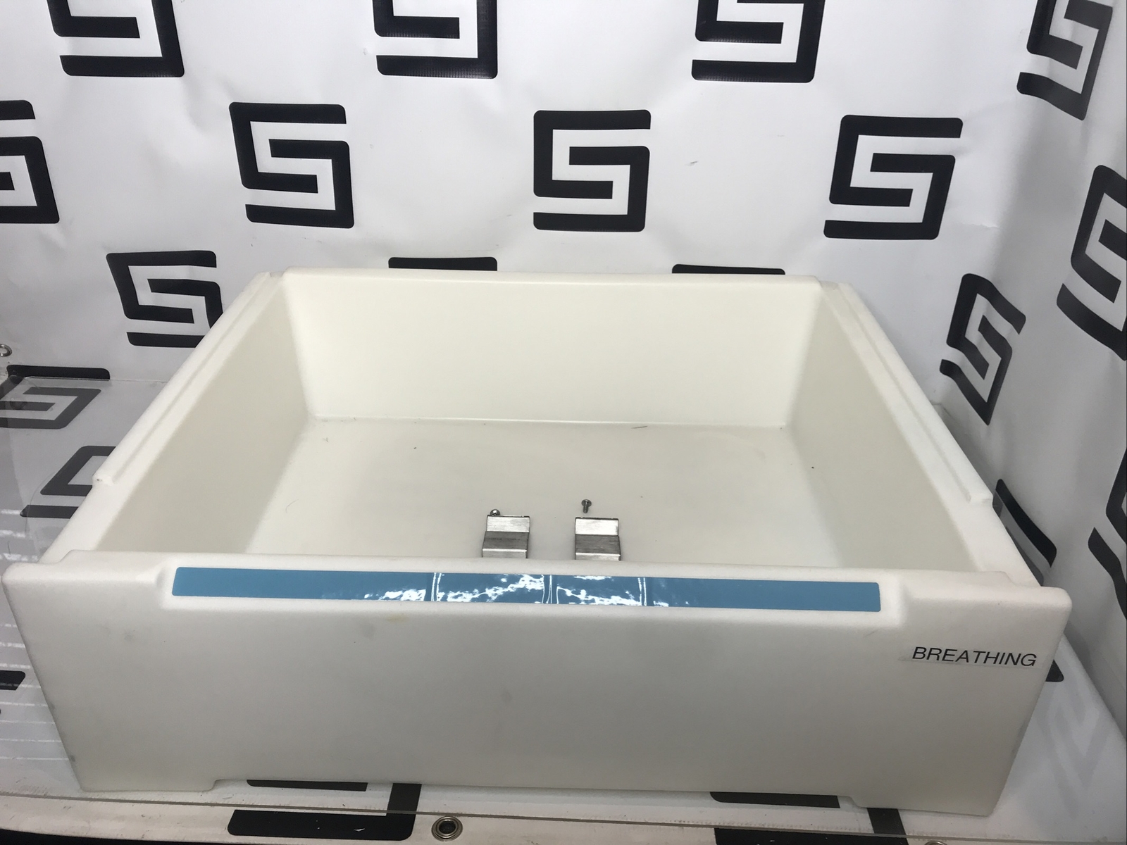 Used Metro LifeLine Emergency Crash Cart Model LEC51 Bottom Drawer 7 inch with tracks