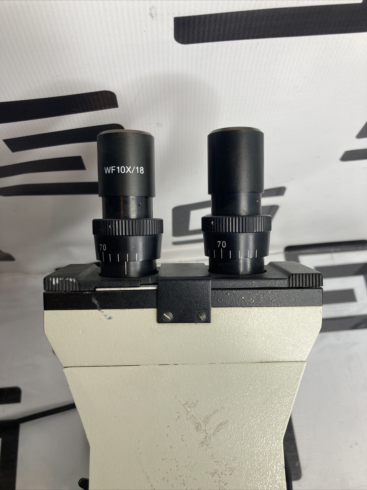 Used Wesco BIO VU 2300 Microscope 3 Objectives Binocular