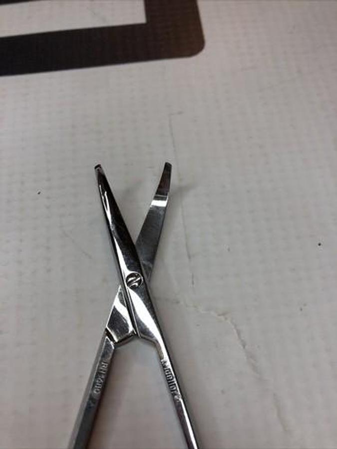 Used V. Mueller RH1680 Scissors 30 Day Warranty RH 1680