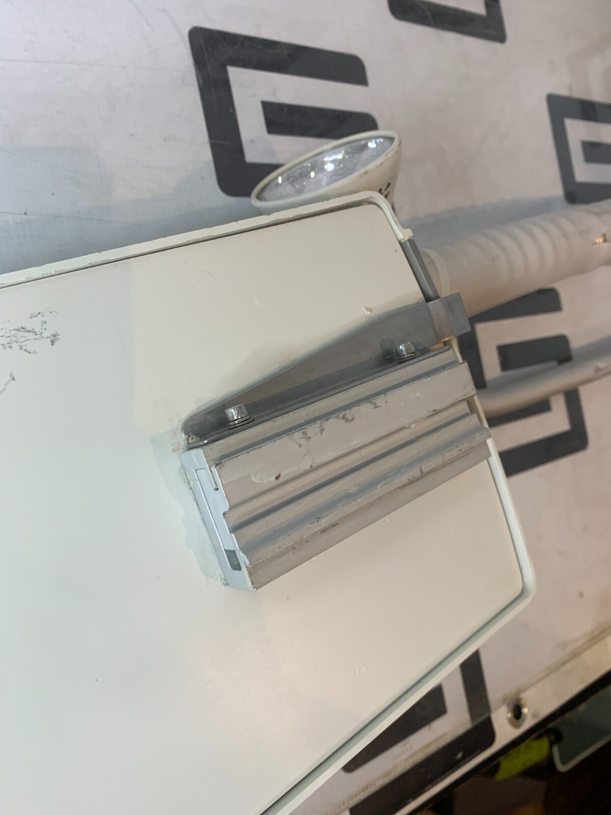 Used Ohmeda Giraffe Spot PT Lite Phototherapy Bili Light System 6600-0833-800 NO BULB