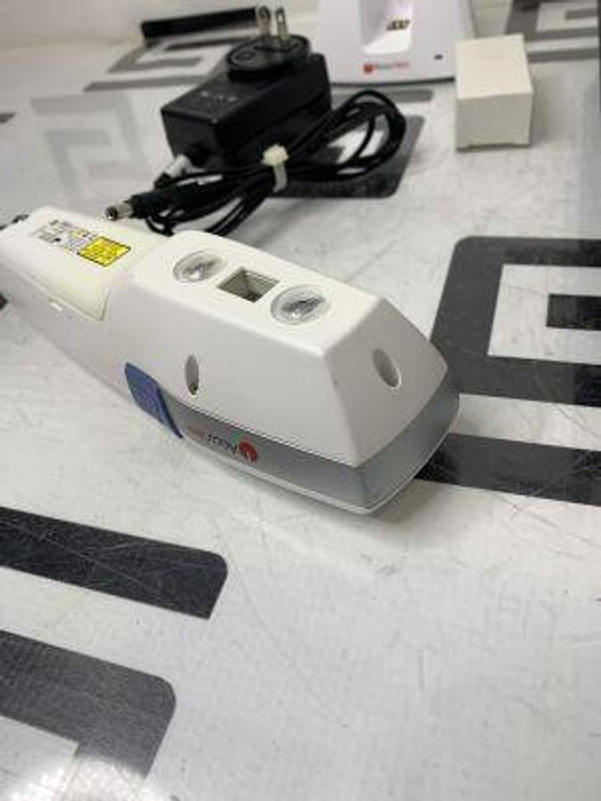 Used ACCUVEIN AV300 w/ Charger CC300, Power Supply,  New Battery & Manual AV400 AV500