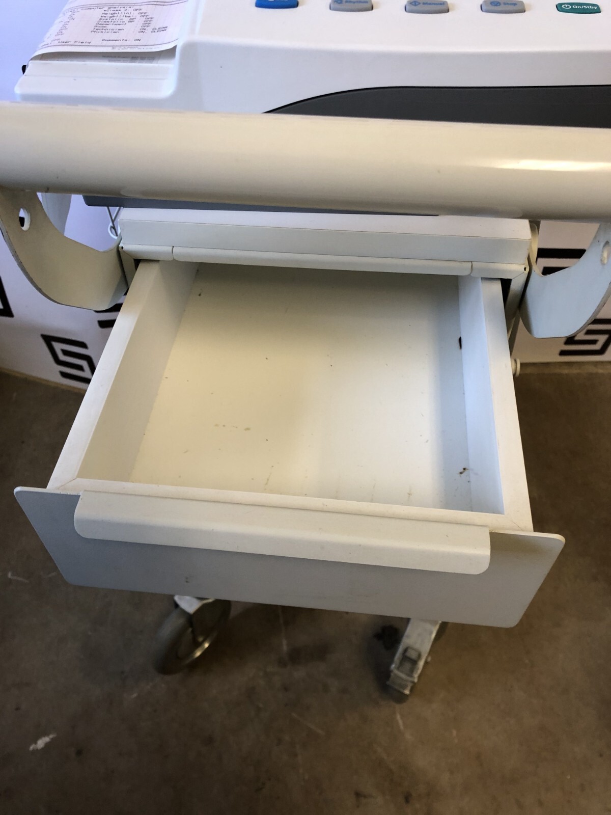 Used Burdick CARDIAC SCIENCE Atria 3100 6100 STANDARD DUTY ECG CART 3000