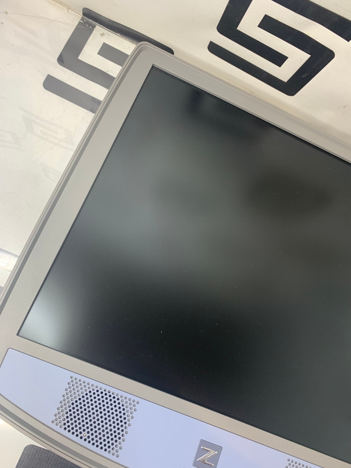 Used Zonare Z.One 19" FPM1028 Monitor Ultra Flatscreen LCD 30 Day Warranty