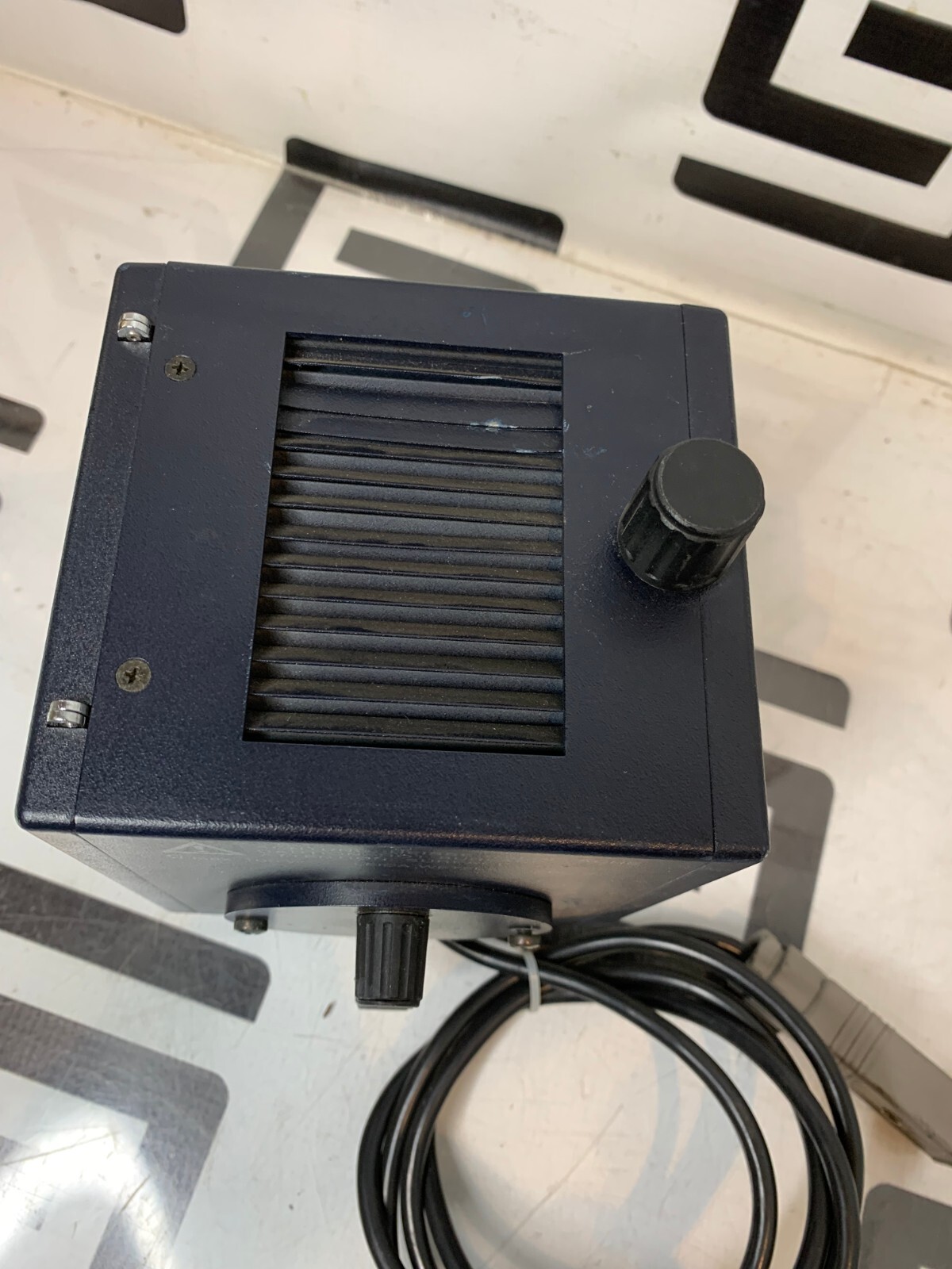 Used Leica Microscope Fluorescent Bulb Holder 7Pin Connector 100W HG Type 307-072.057