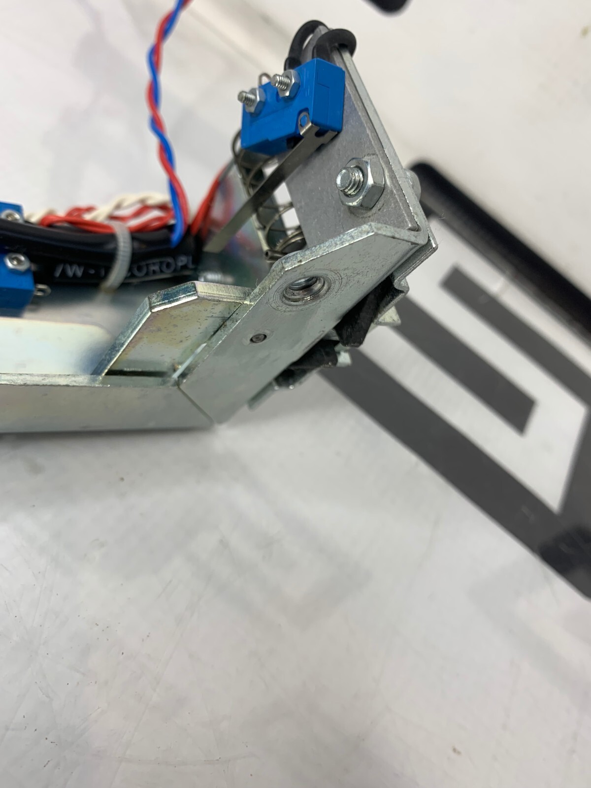 Used Eppendorf 5417C Lid Door Latch Locking Assembly Lock 5417 C  30 Day Warranty