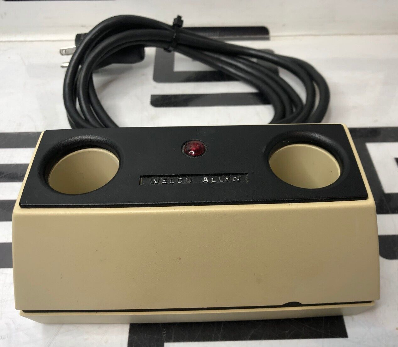 Used Welch Allyn 71110 Charger for 71500 or 71670 Rechargeable Battery Handle