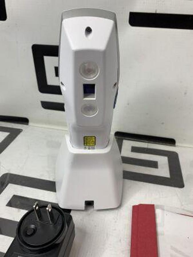 Used ACCUVEIN AV400 W/ Charger Cradle CC300, Power Supply, Battery, Manual AV300 AV500