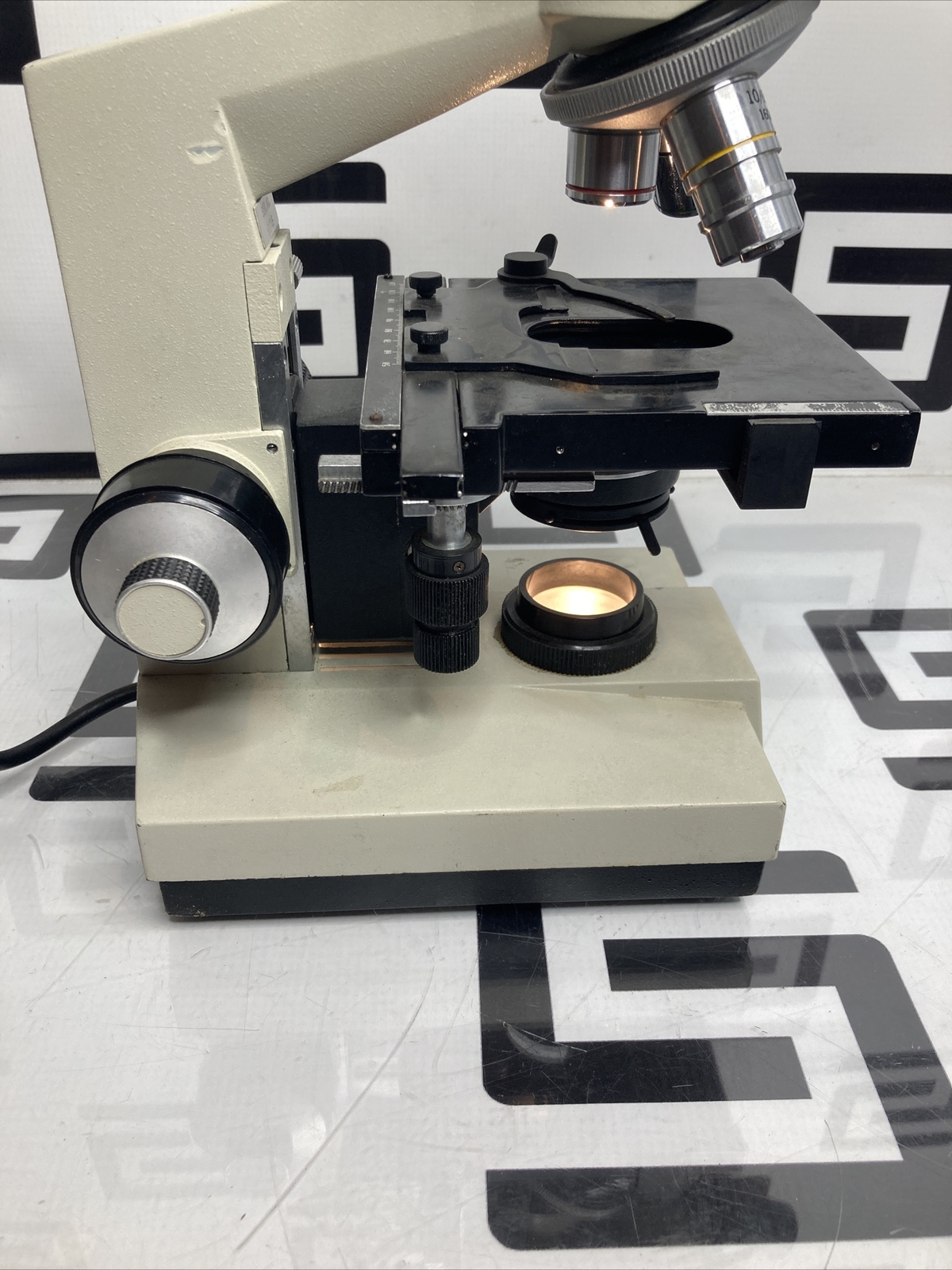 Used Wesco BIO VU 2300 Microscope 3 Objectives Binocular
