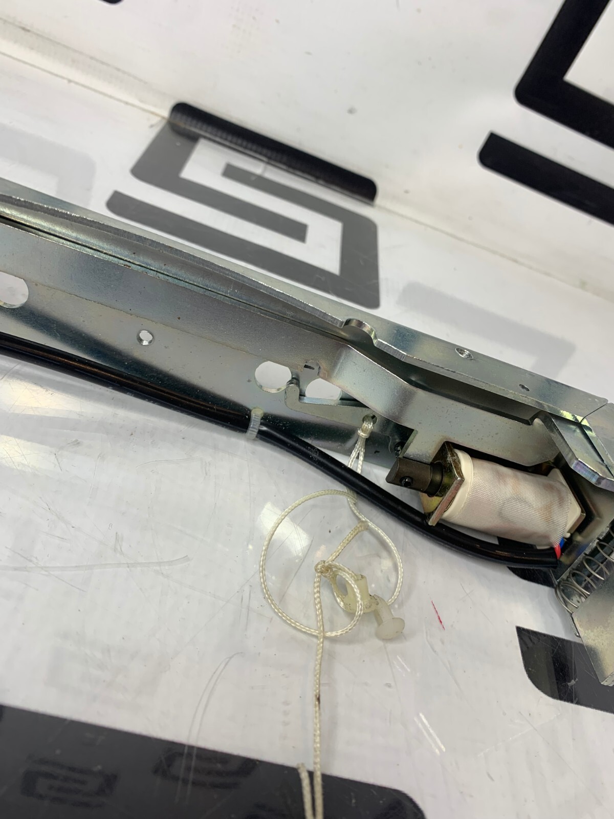 Used Eppendorf 5417C Lid Door Latch Locking Assembly Lock 5417 C  30 Day Warranty