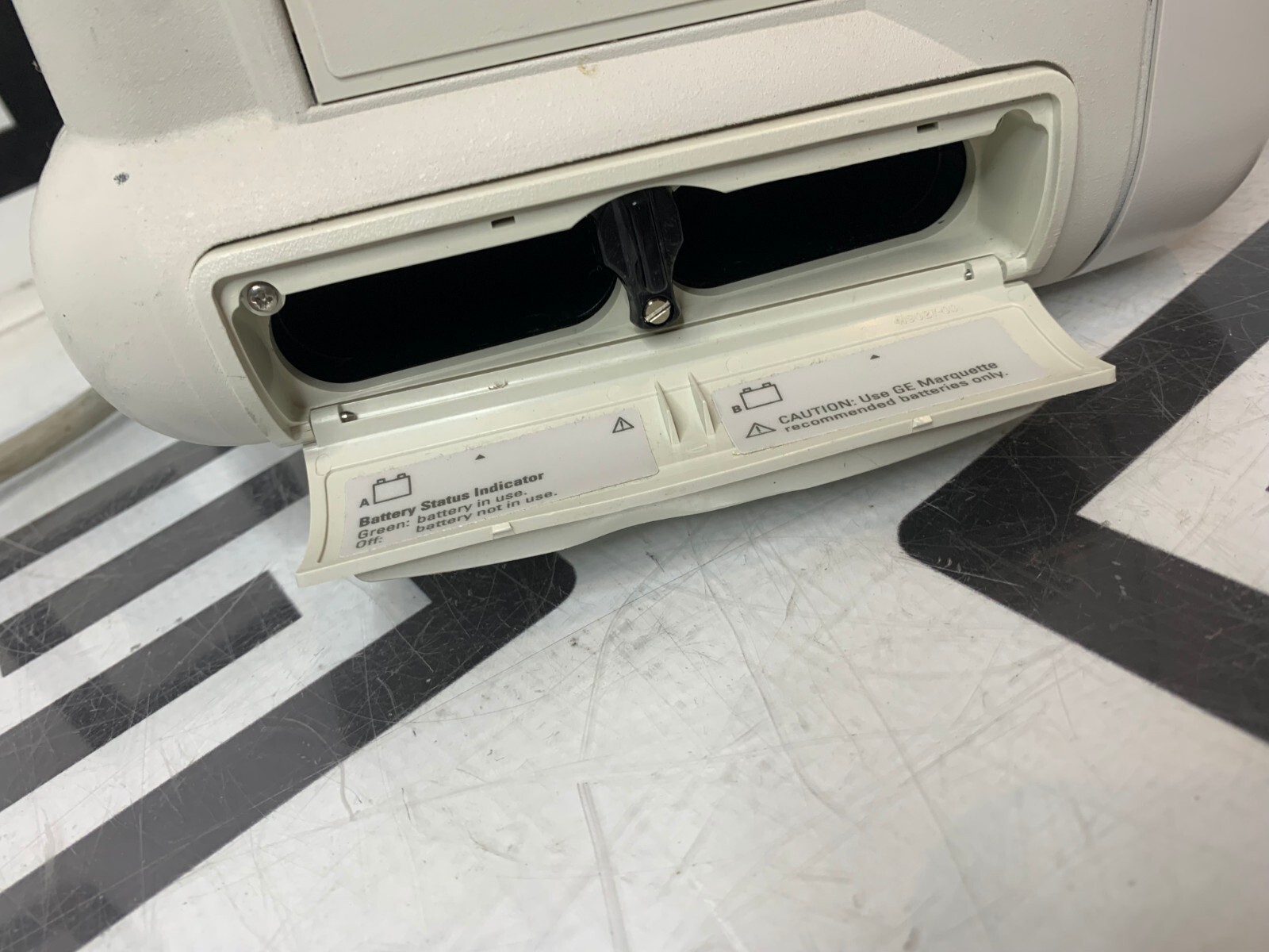 Used GE Dash 3000 Patient Monitor ECG SPo2 NIBP Co2 Temp PARTS