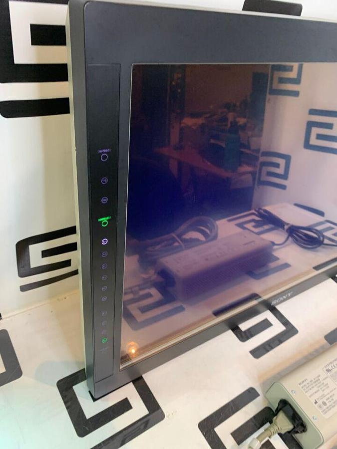 Used SONY LMD-3251MT