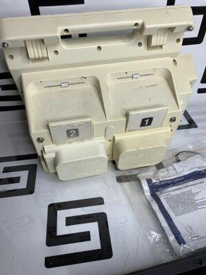 Used MEDTRONIC/PHYSIO-CONTROL Lifepak 12 Defibrillator VLP12-02-003486 Batteries, Electrodes, Test Load