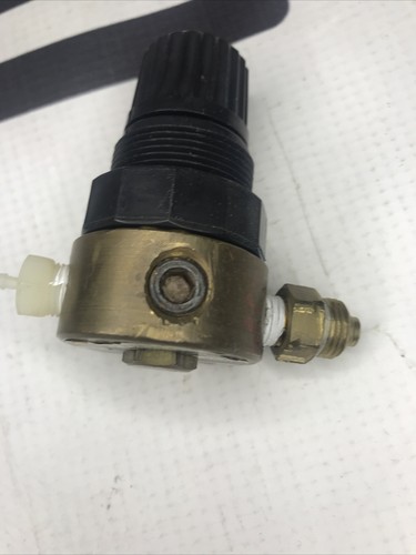 Used WATTS FLUIDAIR PNEUMATIC REGULATOR 0/125 300 PSIG MAXIMUM INLET R364-01C