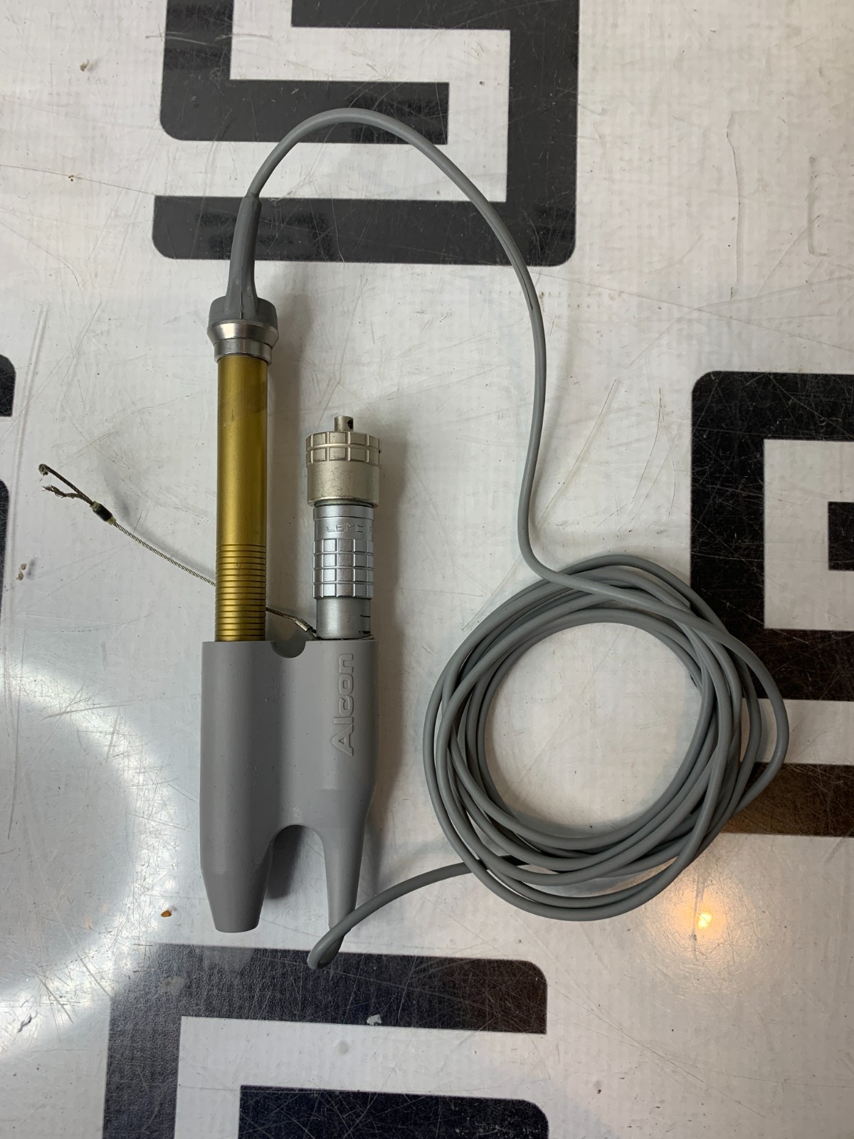 Used Alcon 8065-M002-01 Handpiece Phaco Phacoemulsifier Gold Reverse Threaded Tip