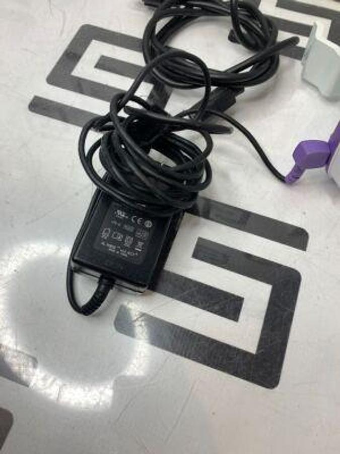 Used COVIDIEN KANGAROO 2018  Connect Enteral Feeding Pump 384492 W/ Power Supply Charger AC Adaptor & Pole Clamp