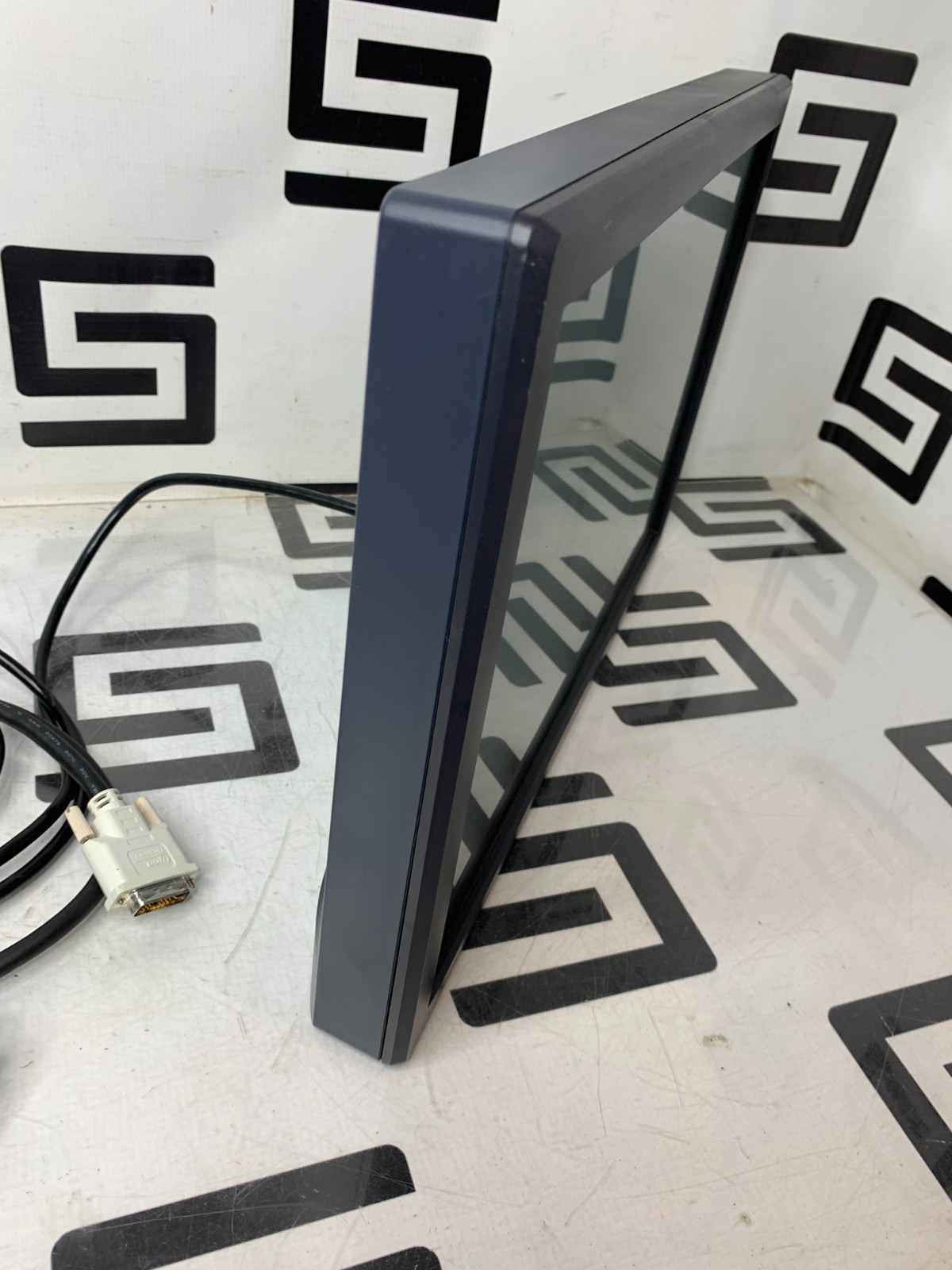 Used ELO ET1900L-8CWA-1-GY-G E619279 19" Touchscreen Monitor LCD DVI Touch Screen