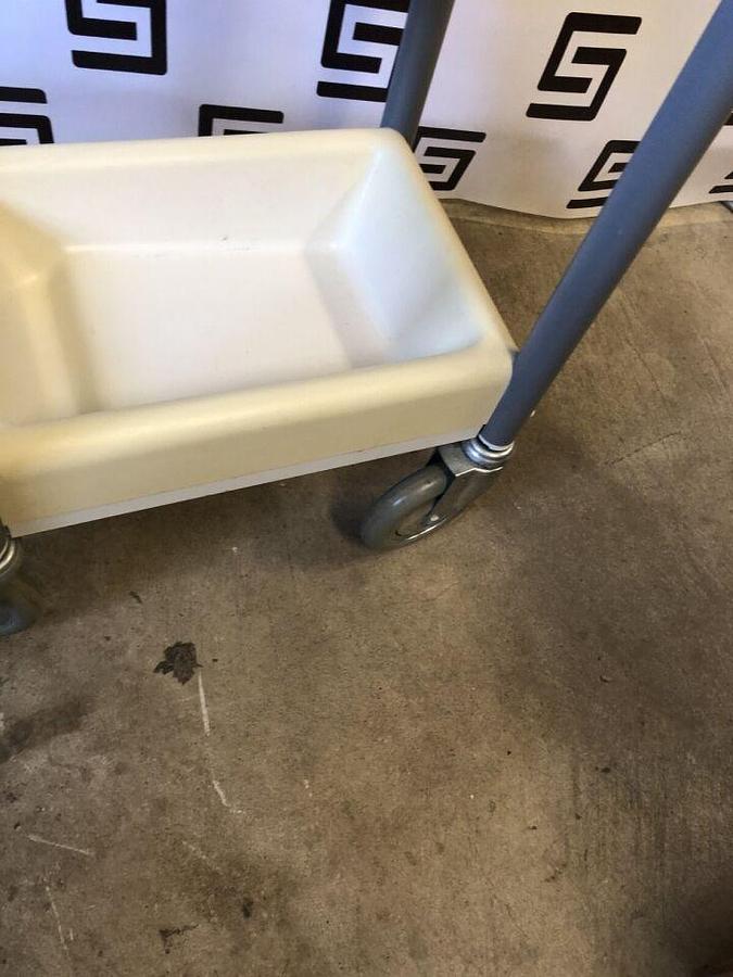 Used QUINTON BURDICK Atria 3100 6100 Cart