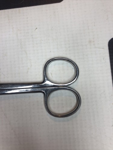 Used V. Mueller SU 1722 XMRG 05 Scissors 30 Day Warranty SU1722