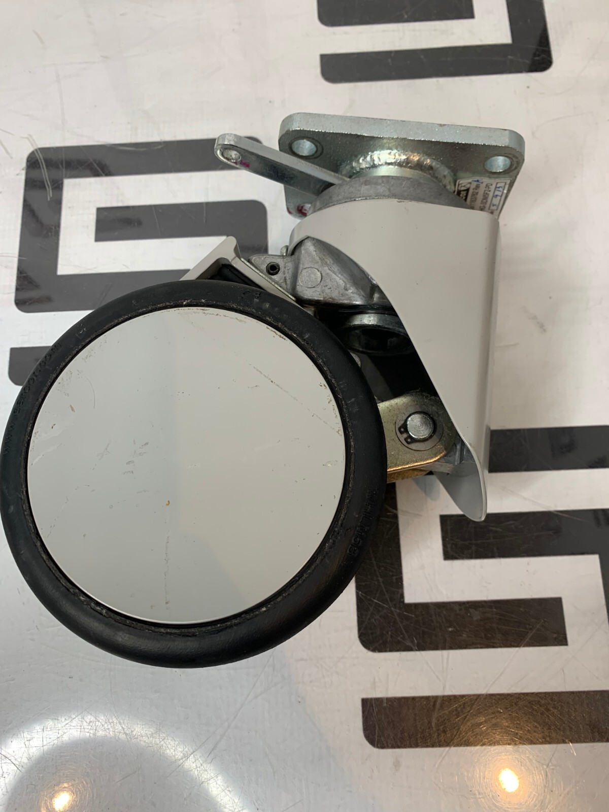 Used PHILIPS IU22 IE33 453561163762 5" REAR WHEEL SH ABS SWIVEL LOCK CASTER W/O BRAKE