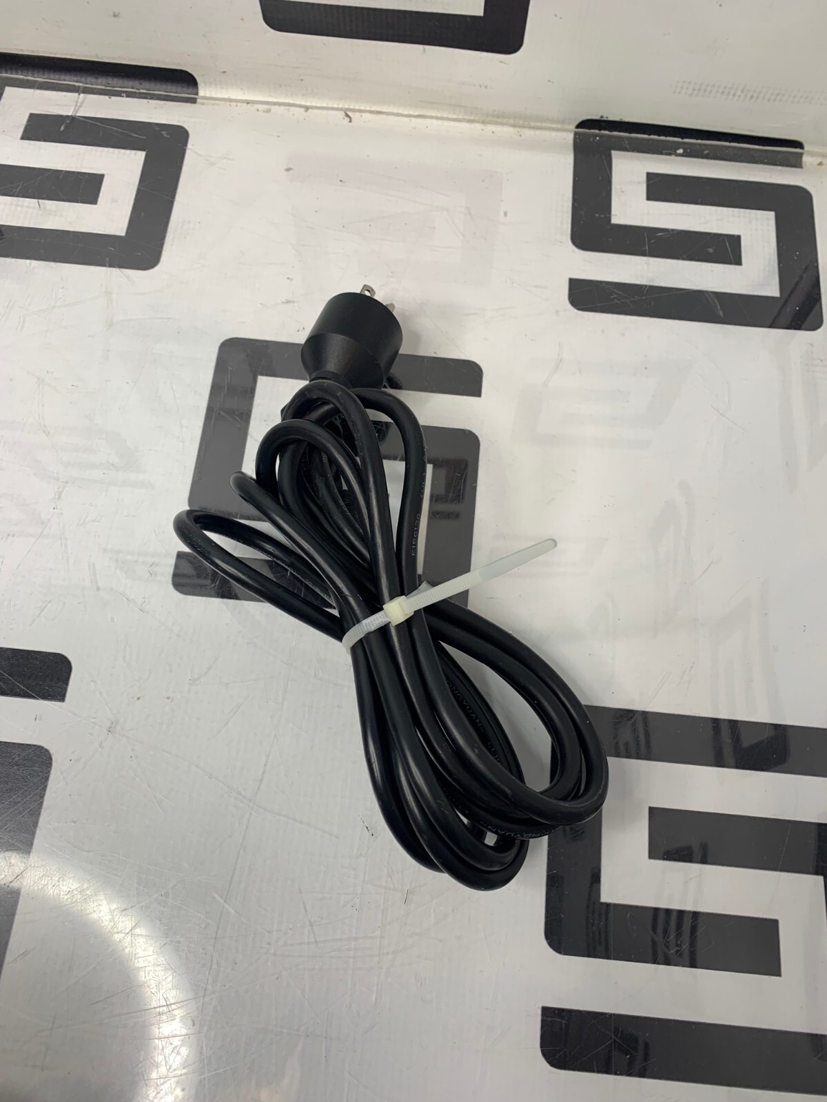 Used 8' HOSPITAL GRADE POWER CORD AC 8ft. 18/3 AWG 3 PRONG GREEN DOT 5-15P BLACK 10A