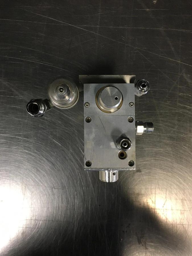 Used Sechrist 3500HL Air-Oxygen Mixer with Pole Mount (B)