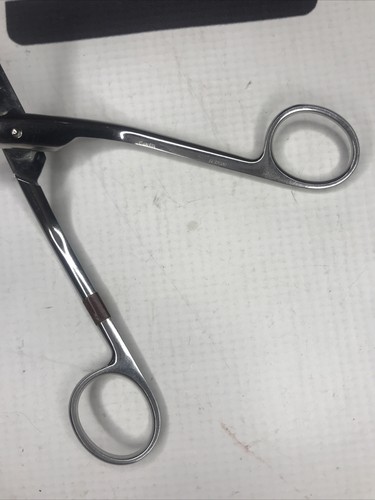 Used V. Mueller RH1700 Scissors 30 Day Warranty RH 1700