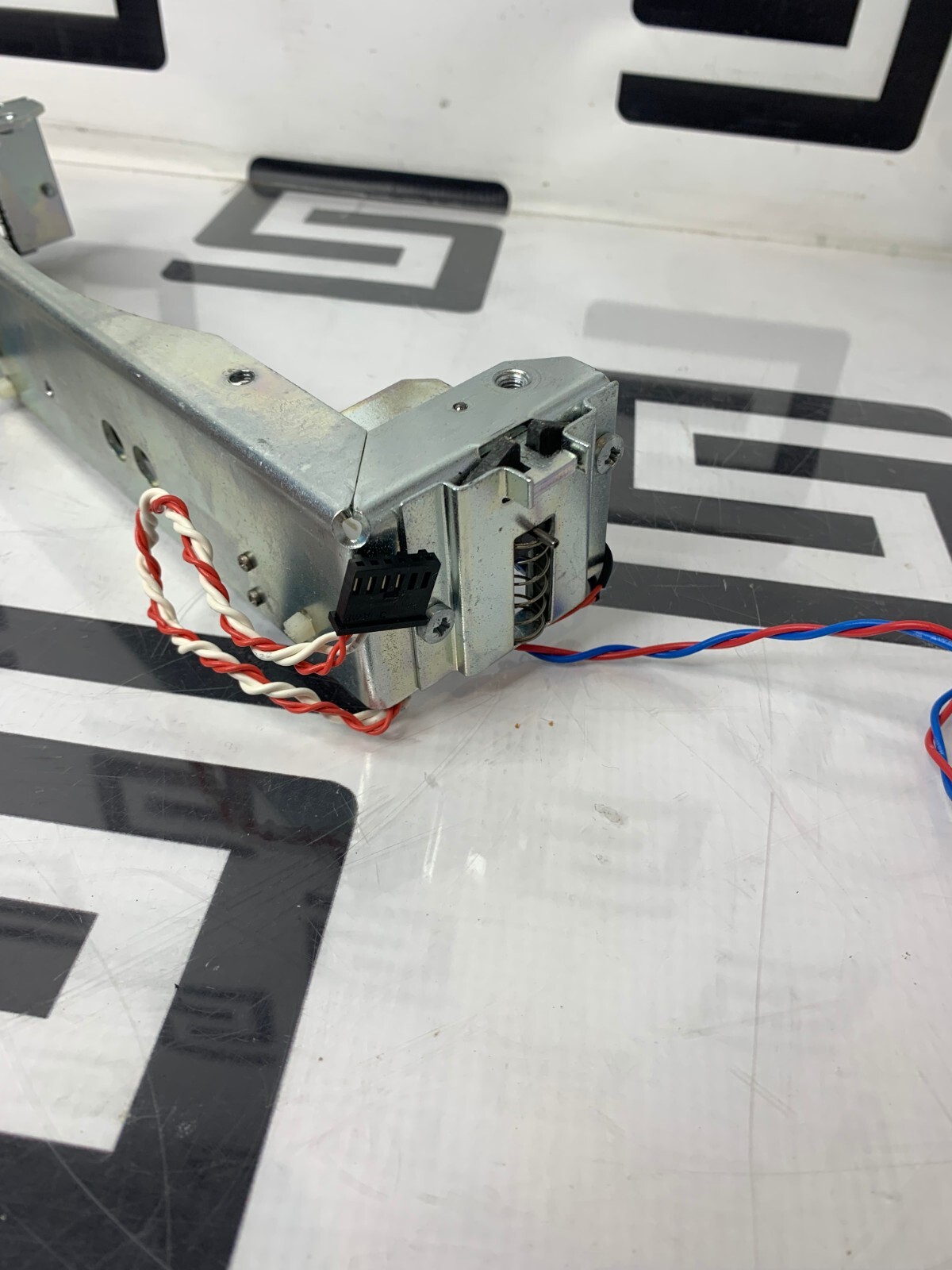 Used Eppendorf 5417C Lid Door Latch Locking Assembly Lock 5417 C  30 Day Warranty