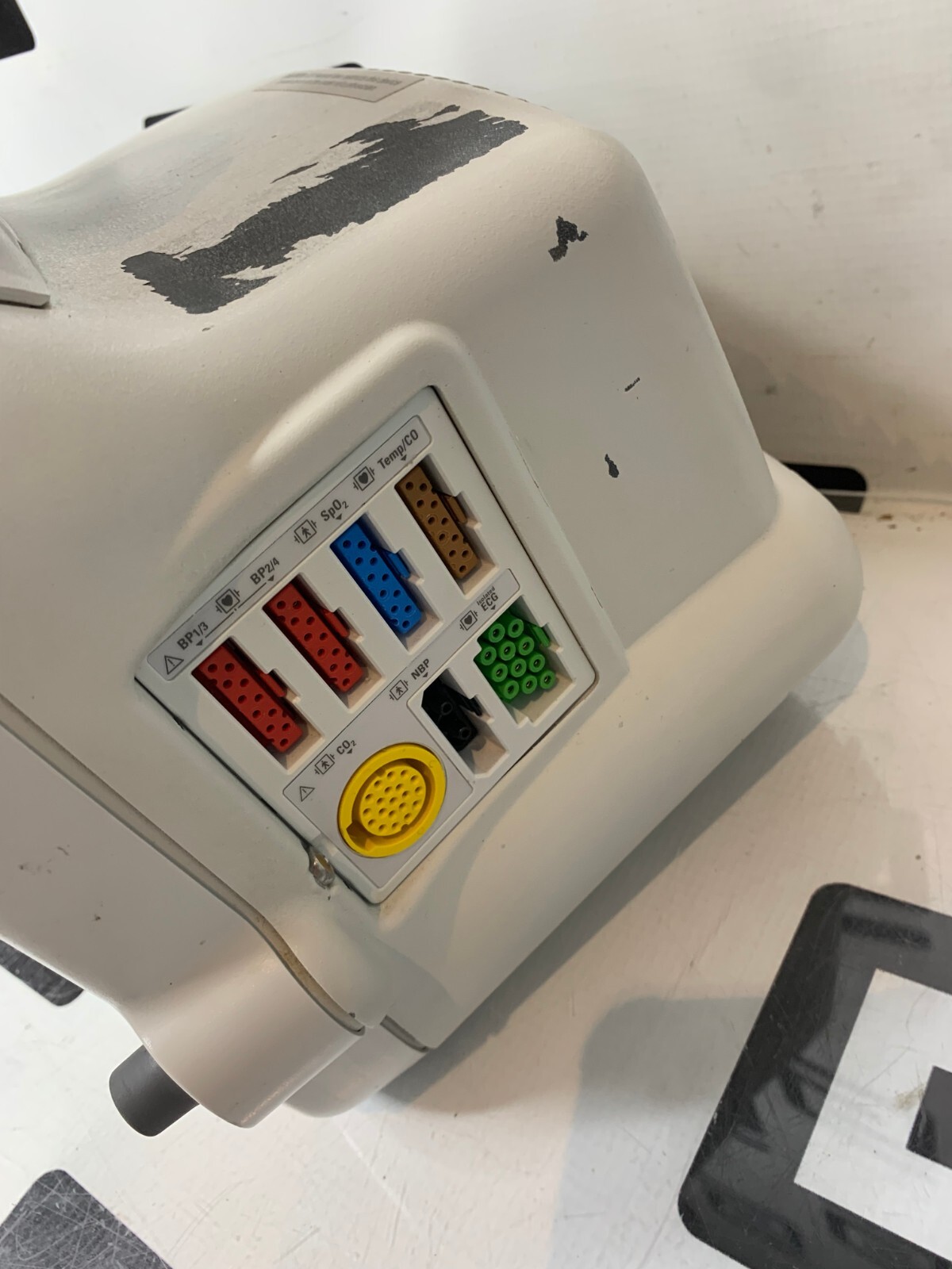 Used GE Dash 3000 Patient Monitor ECG SPo2 NIBP Co2 Temp PARTS