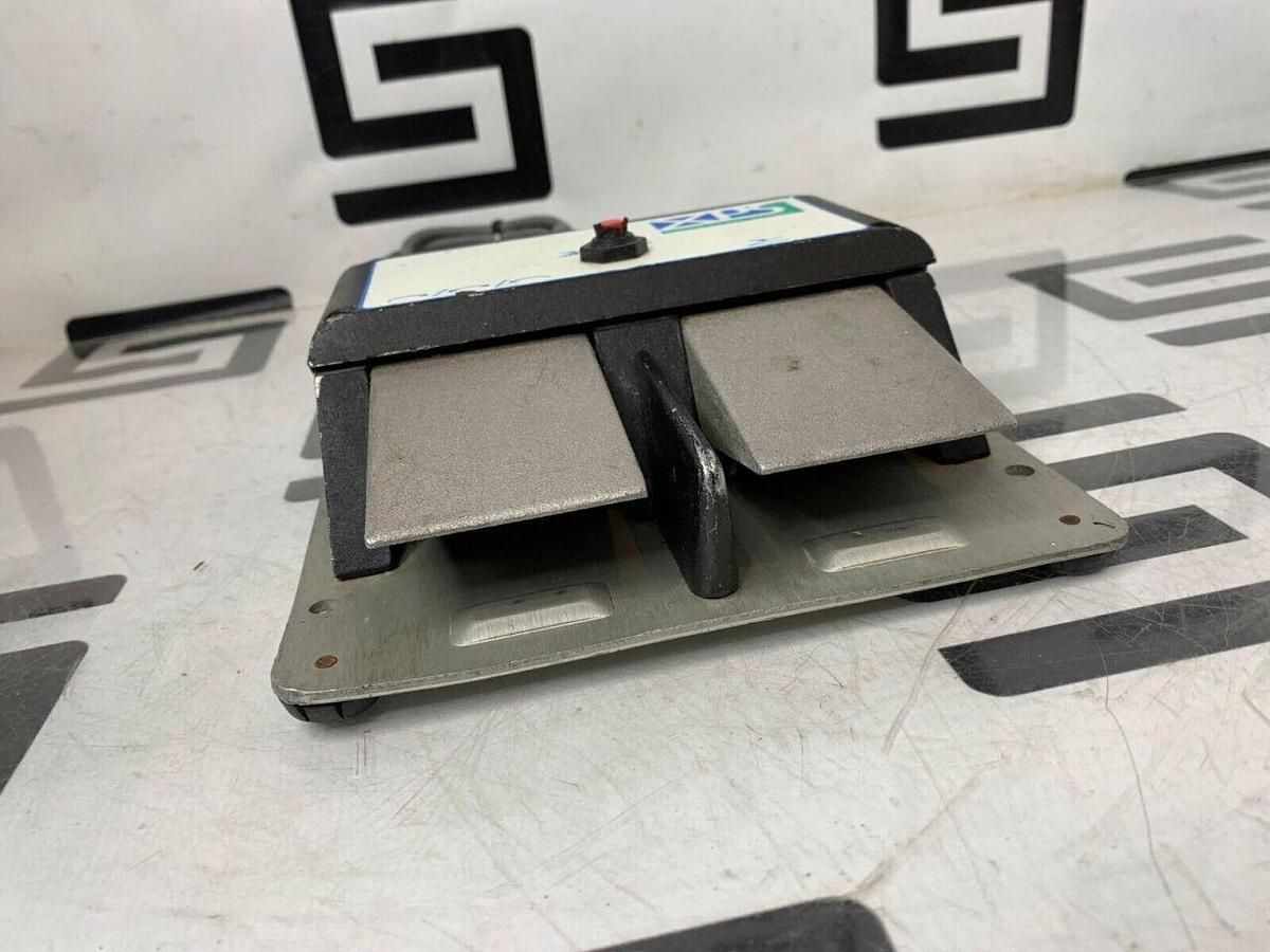 Used XOMED Medtronic 195400 XPS Footswitch Double Multifunction Foot Switch Pedal