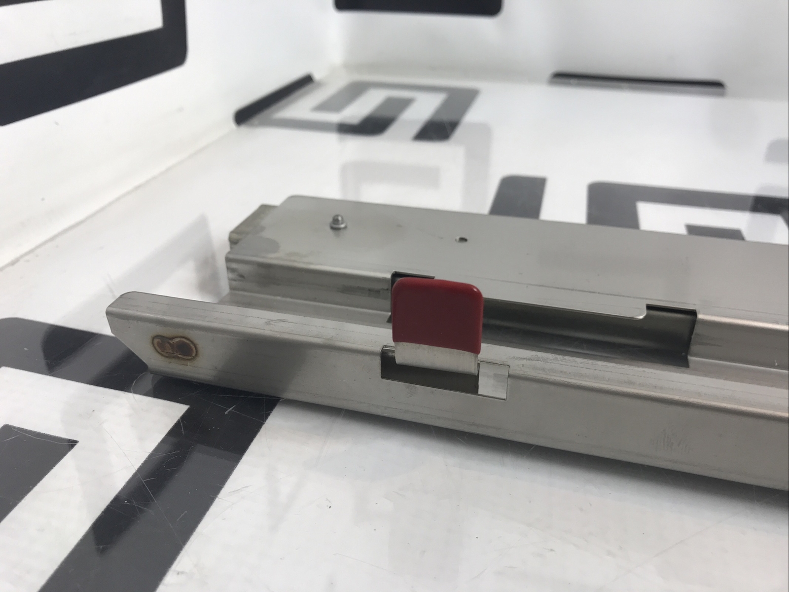 Used Metro LifeLine Emergency Crash Cart Model LEC51 Bottom Drawer 7 inch with tracks