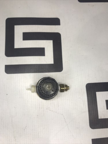 Used WATTS FLUIDAIR PNEUMATIC REGULATOR 0/125 300 PSIG MAXIMUM INLET R364-01C