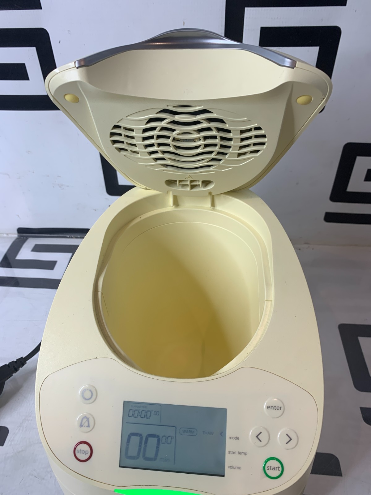 Used Medela Waterless Milk Warmer 87115 Digital Breast Formula Hospital Grade w/ Cord