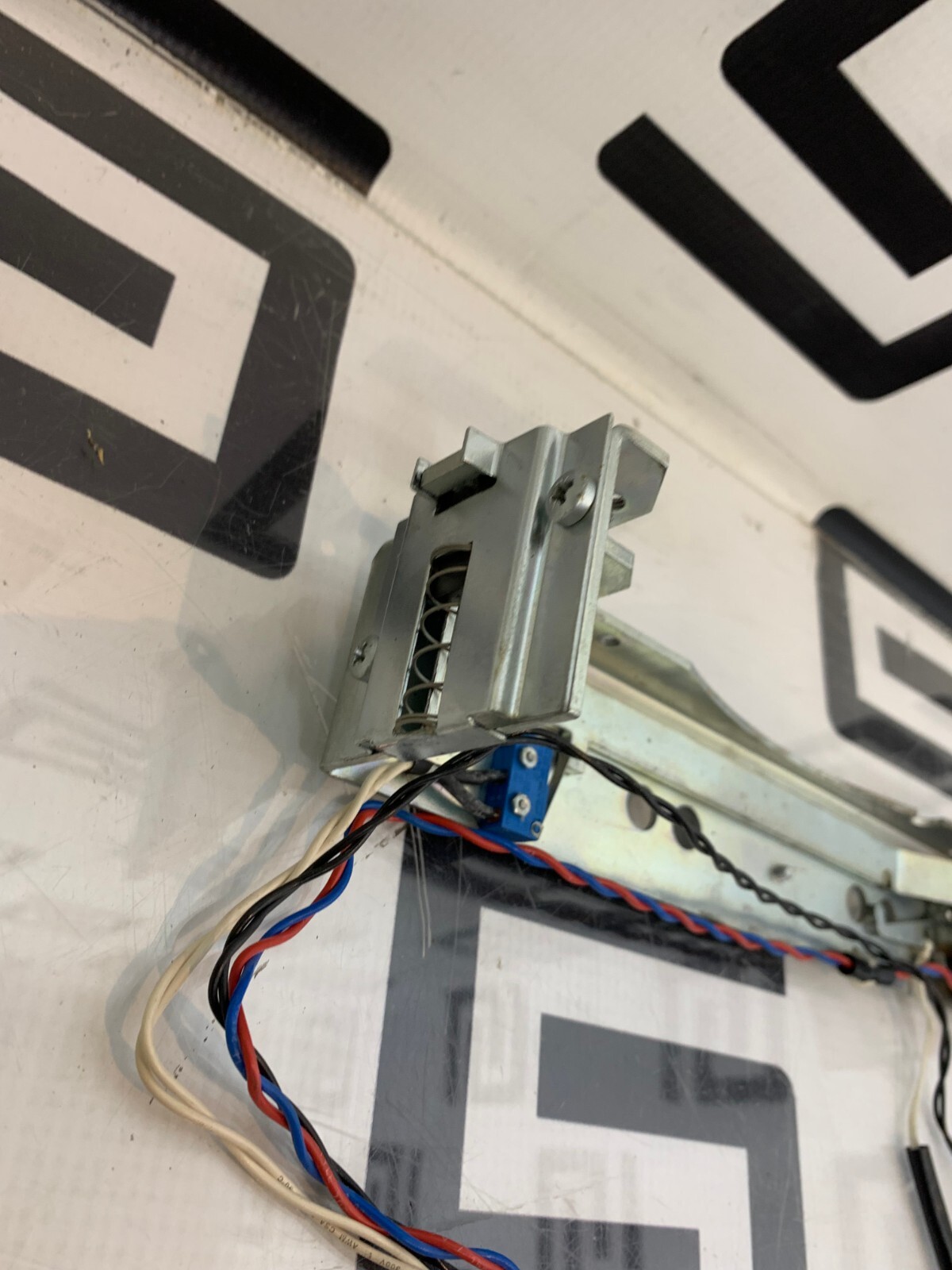 Used Eppendorf 5417R Lid Door Latch Locking Assembly Lock 5417 R  30 Day Warranty