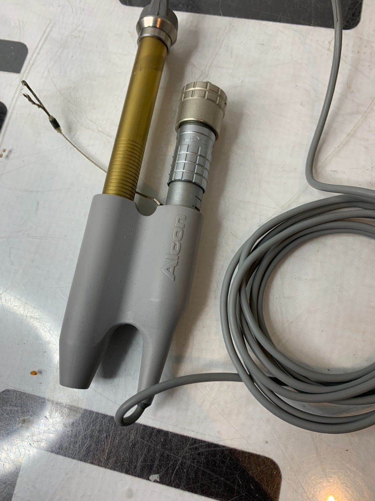 Used Alcon 8065-M002-01 Handpiece Phaco Phacoemulsifier Gold Reverse Threaded Tip