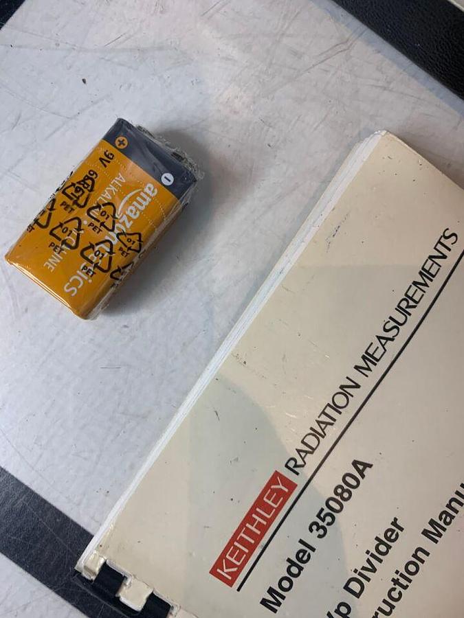 Used Keithley Fluke 35080A kVp Divider Xray Meter   Case    BATTERY