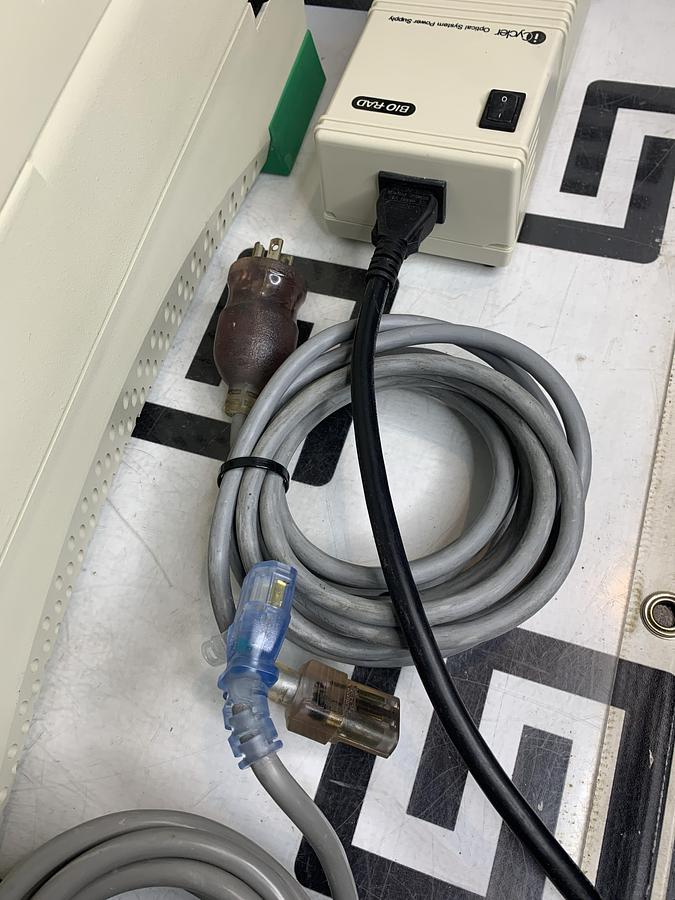 Parts/Repair Bio-Rad iCycler 582BR Thermal Cycler 96 Well w/ iCycler Optical Module 584BR