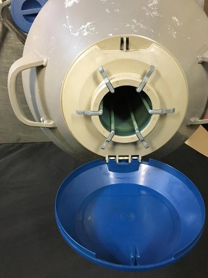 Used Liquid Nitrogen LN2 Cryogenic Tank 34 HC Storage Dewar 34L Cryo Sample Cart