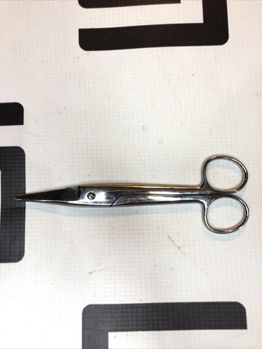 Used V. Mueller XRDE04 SU1860 Scissors 30 Day Warranty  SU 1860