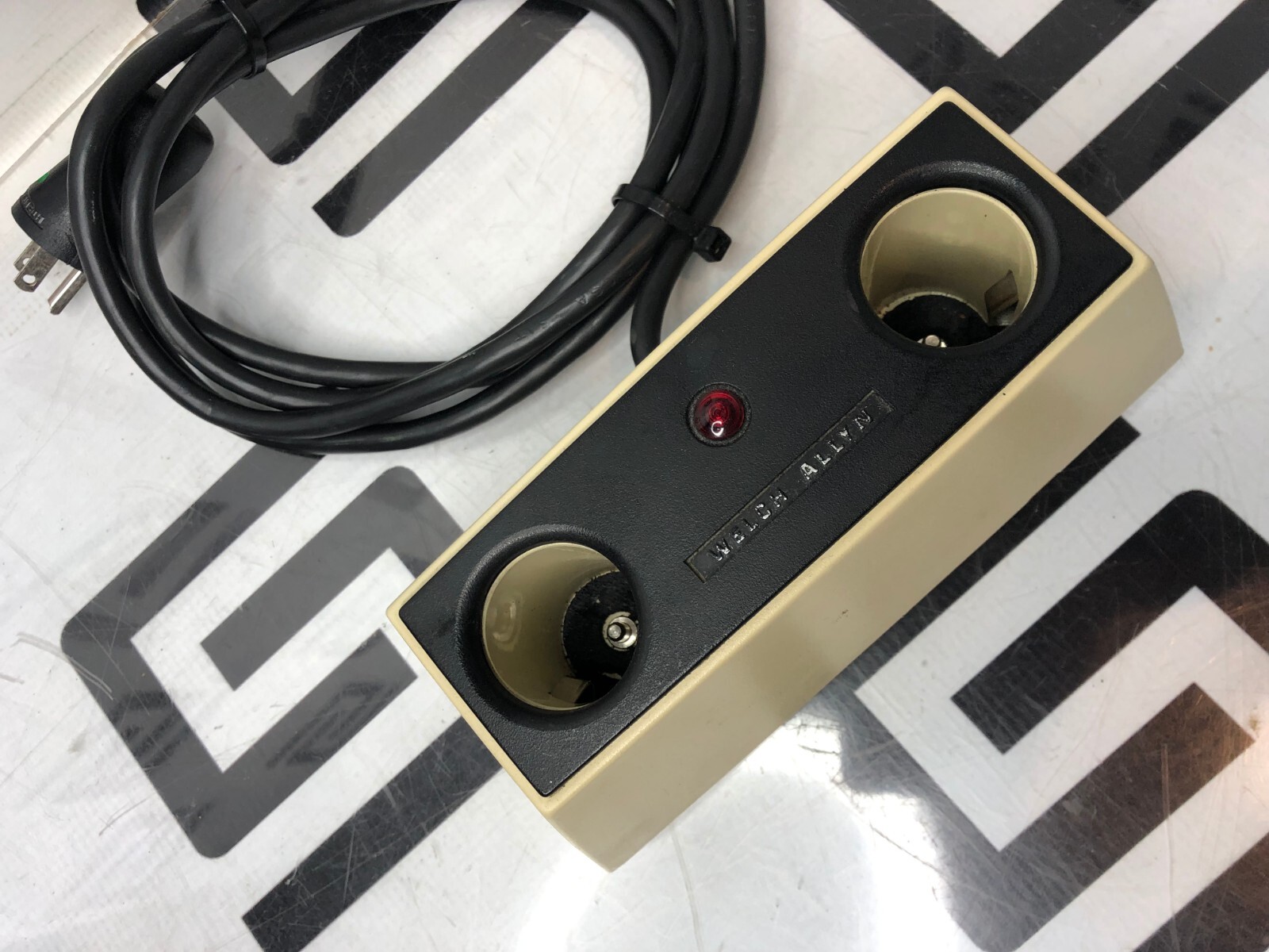 Used Welch Allyn 71110 Charger for 71500 or 71670 Rechargeable Battery Handle