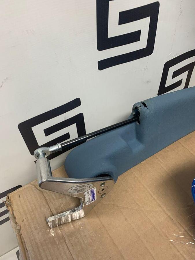 Used Stirrup Set Left   Right   Integrated Surgical Table Clamp