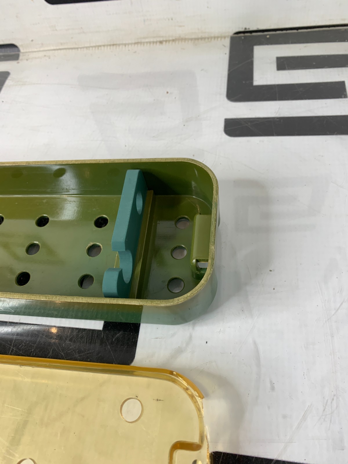 Used Stryker 233-032-108 Laparoscope Sterilization Tray 0233032108 17.5" CRACKED