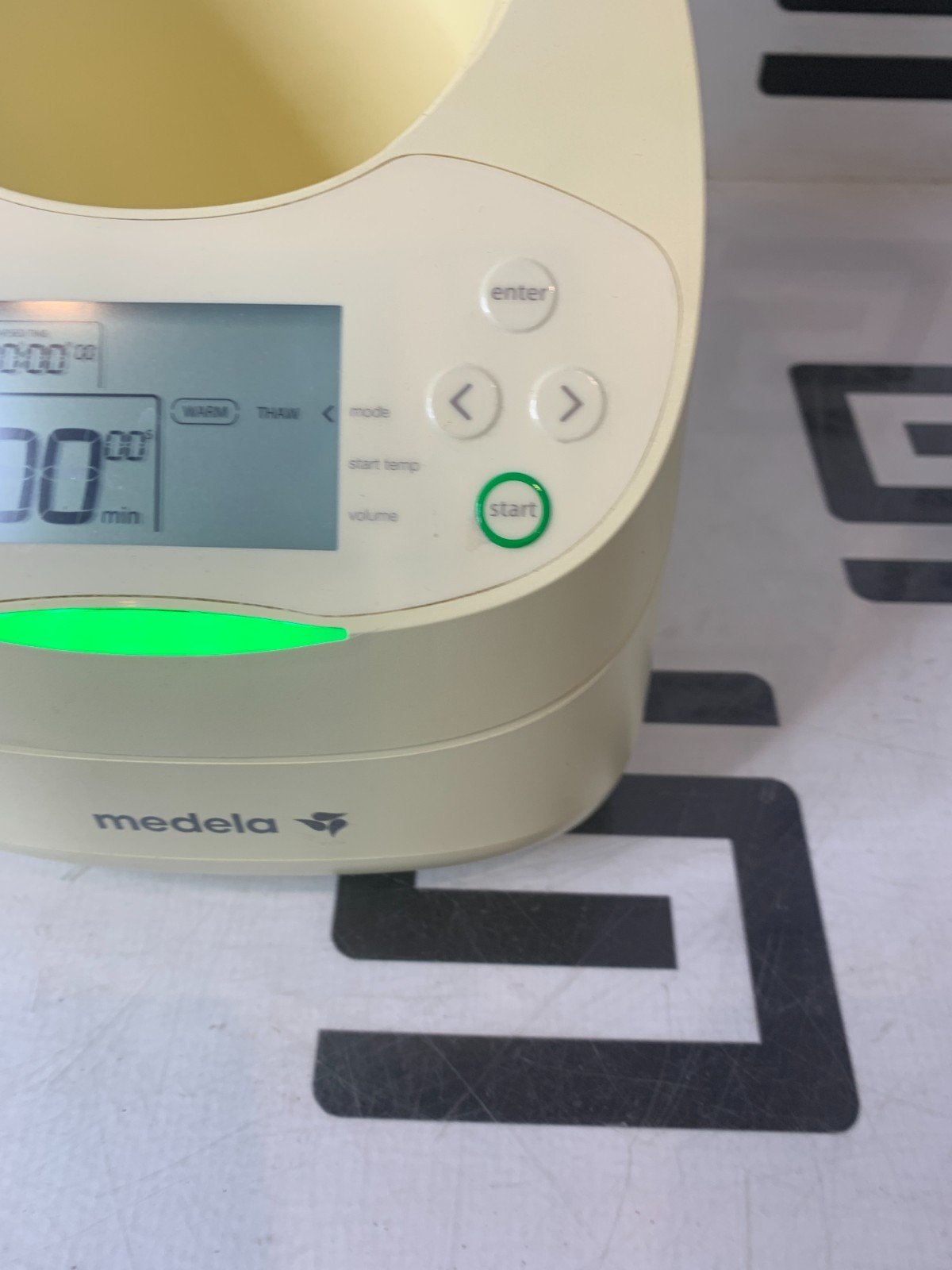 Used Medela Waterless Milk Warmer 87115 Digital Breast Formula Hospital Grade w/ Cord