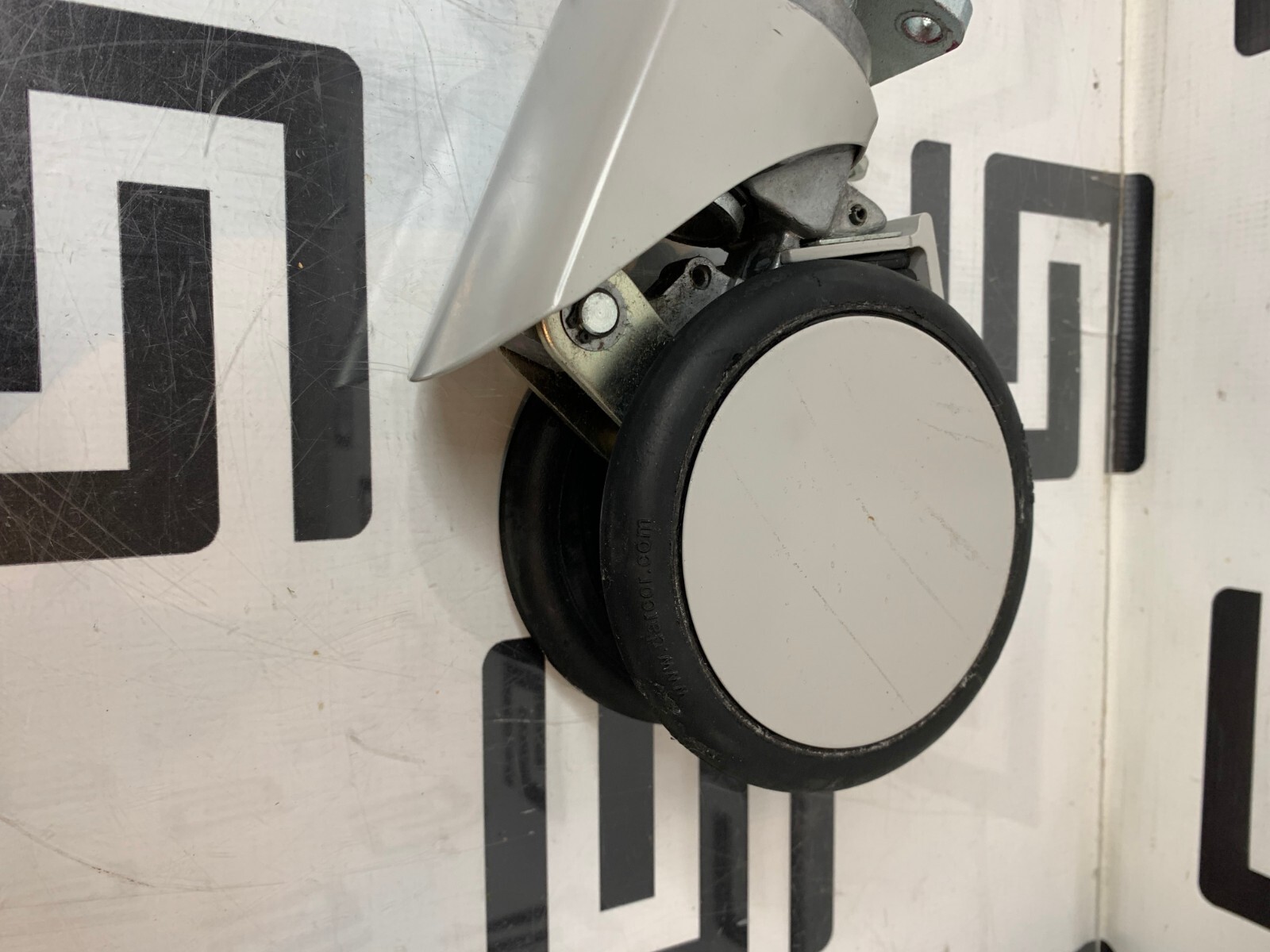 Used PHILIPS IU22 IE33 453561163762 5" REAR WHEEL SH ABS SWIVEL LOCK CASTER W/O BRAKE