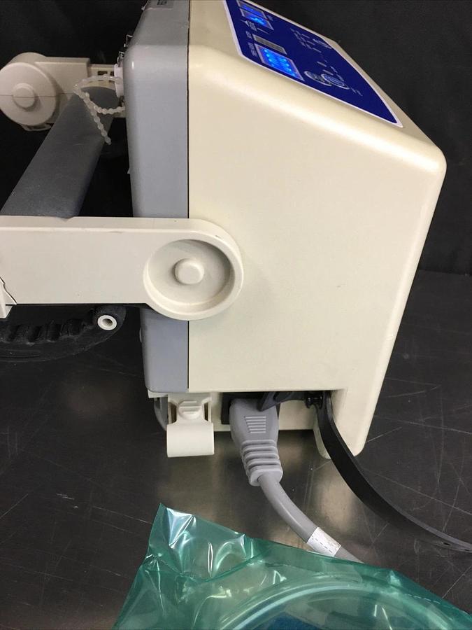 Used Medline Hemo-Force MDS600INT Intermittent DVT Pump with Tubing and Comp. Sleeve