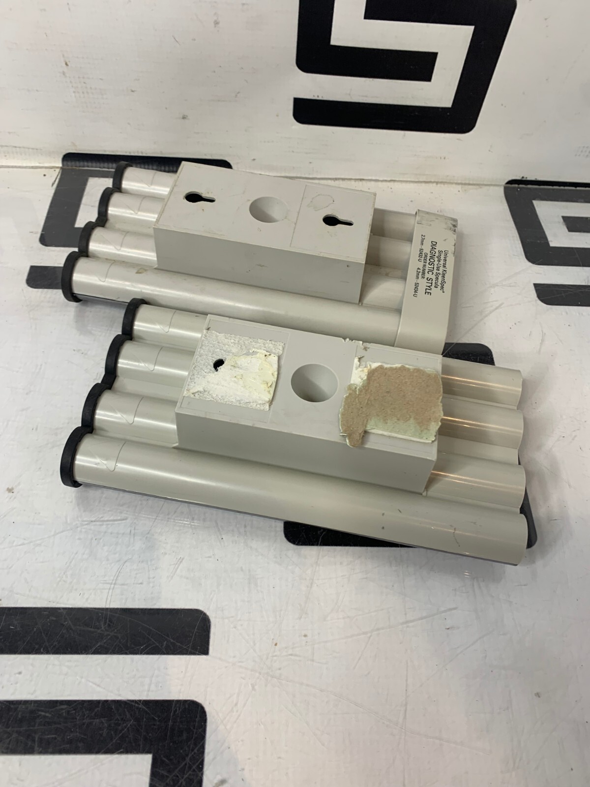 Used Welch Allyn 52100 KleenSpec Dispenser Specula 2.5mm 4mm Diagnostic Style 2 pcs.