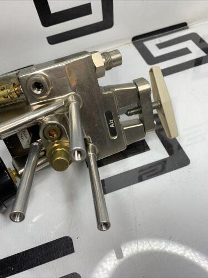 Used Anesthesia Regulator Gauge Air Block
