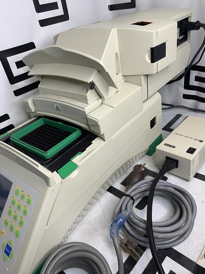 Parts/Repair Bio-Rad iCycler 582BR Thermal Cycler 96 Well w/ iCycler Optical Module 584BR